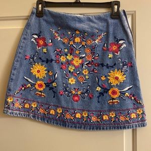 Flower embroidered denim skirt